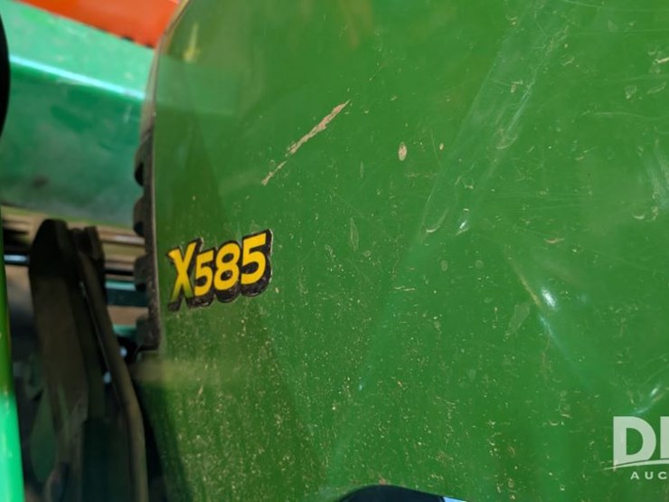 john-deere-x585-image-15