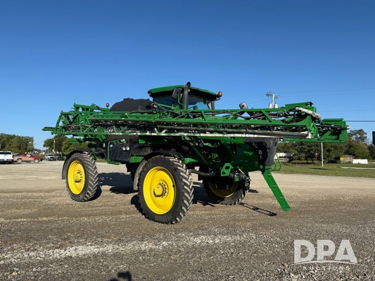 2021-john-deere-r4044-image-2