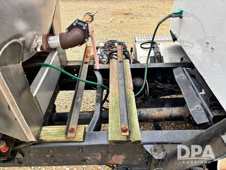 2007-ihc-9200i-liquid-nurse-truck-(gp11642,-unit-505)-image-49