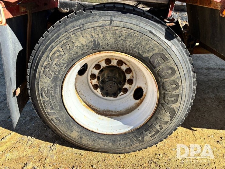 1999-ihc-4700-liquid-nurse-truck-(gp11652,-unit-126458)-image-42