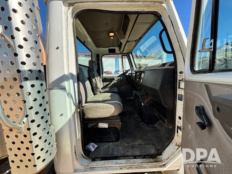 1999-ihc-4700-liquid-nurse-truck-(gp11652,-unit-126458)-image-68