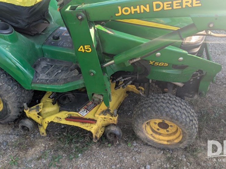 john-deere-x585-image-5