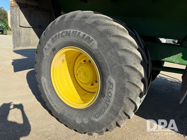 2021-john-deere-f4365-image-56
