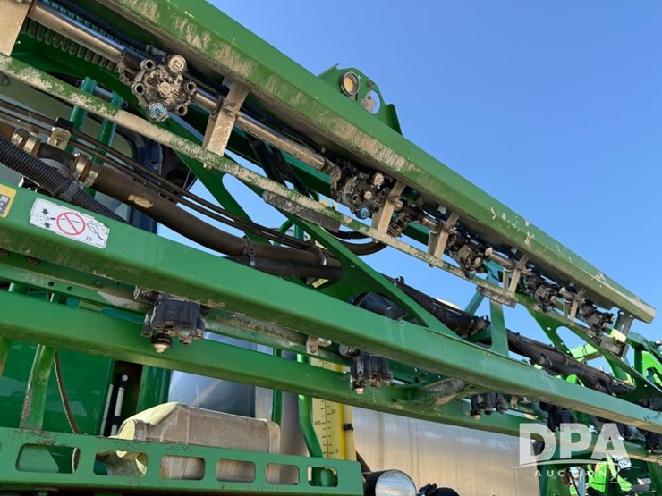 2021-john-deere-r4044-image-68