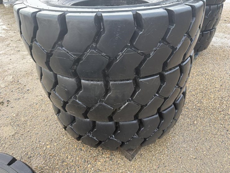 #2135-•-(4)-super-grip-grader-tires-image-3
