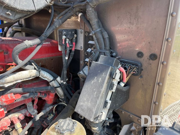 2014-peterbilt-386-image-102