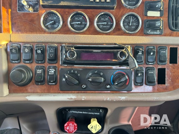 2008-peterbilt-386-image-69