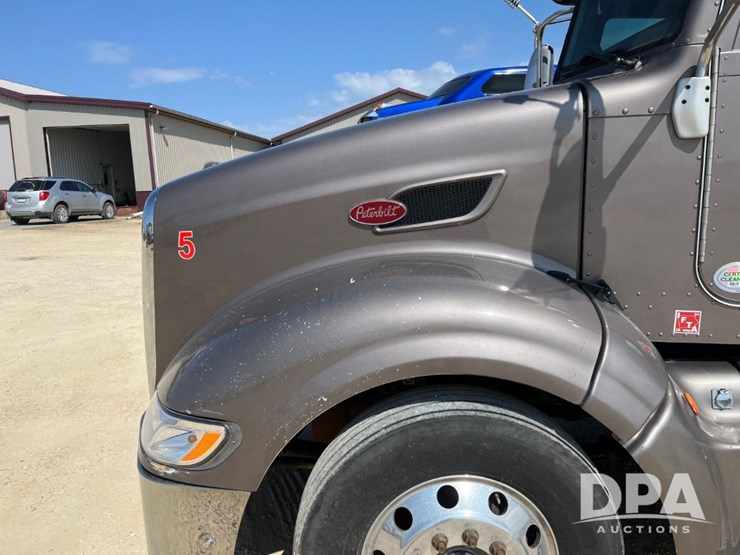 2014-peterbilt-386-image-18