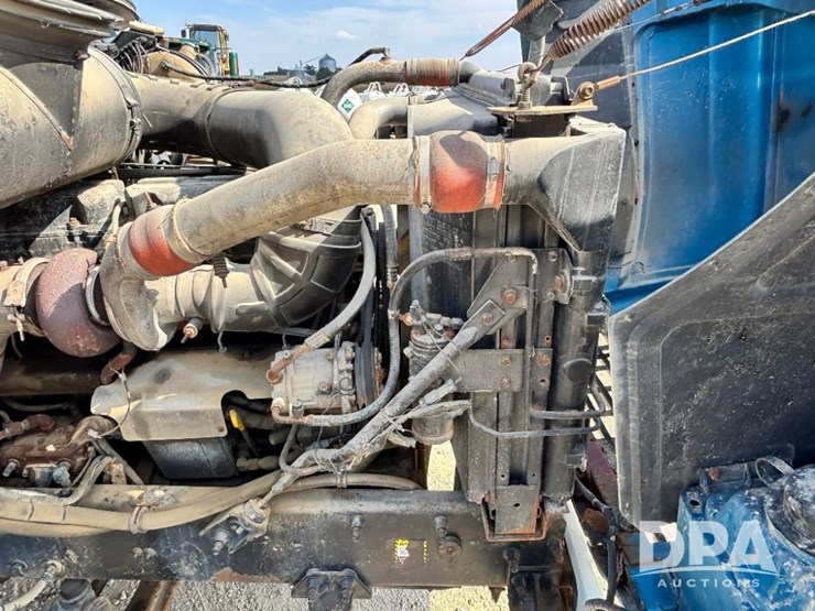 2000-mack-ch613-image-43