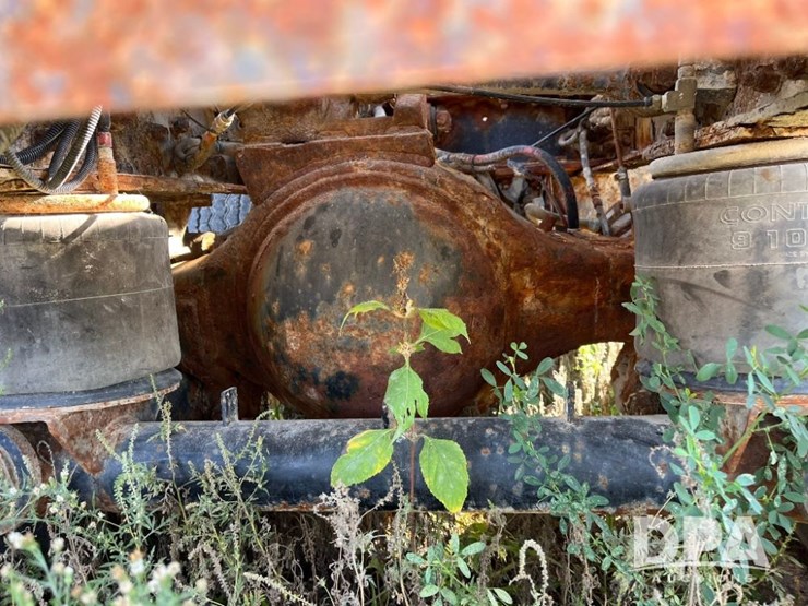 2002-kenworth-t800-image-37