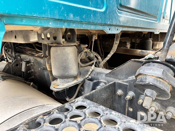 mack-granite-gu713-image-37