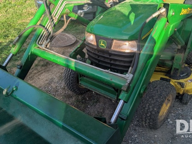 john-deere-x585-image-2