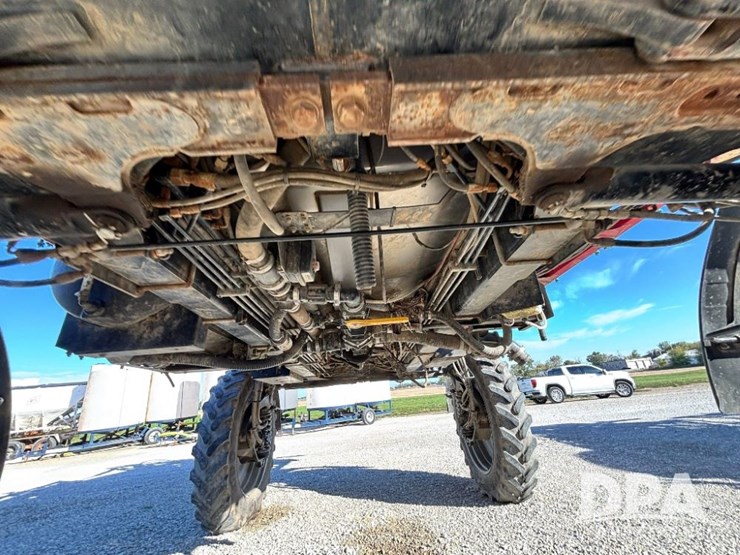 2015-case-ih-patriot-4440-image-25