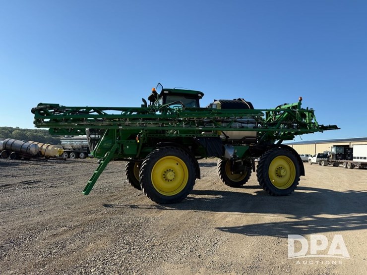 2021-john-deere-r4044-image-26