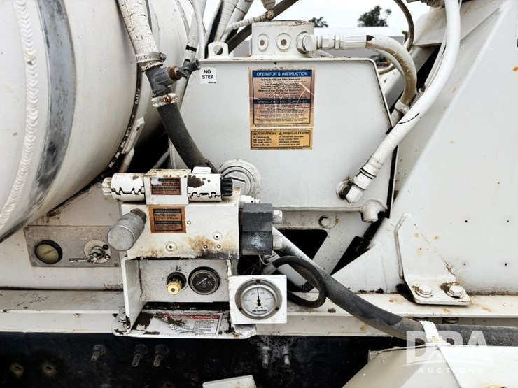 mack-granite-gu713-image-42