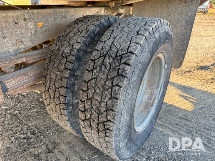 2002-gmc-3500-image-42