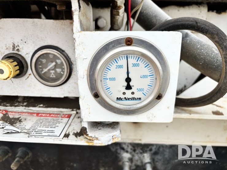 mack-granite-gu713-image-44