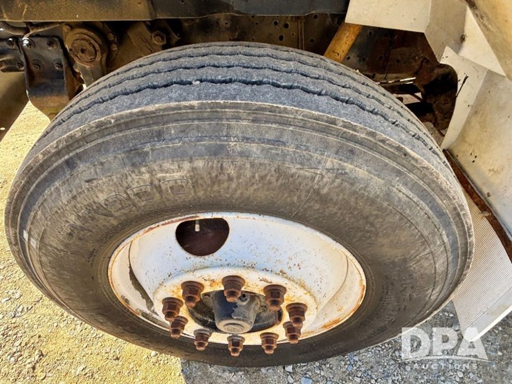 1999-ihc-4700-liquid-nurse-truck-(gp11652,-unit-126458)-image-22