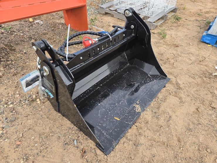 #6913-•-approx.-38"-unused-mini-skid-steer-4in1-bucket-image-2