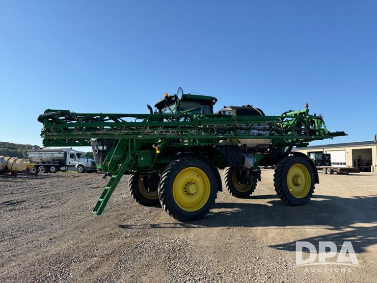2021-john-deere-r4044-image-27