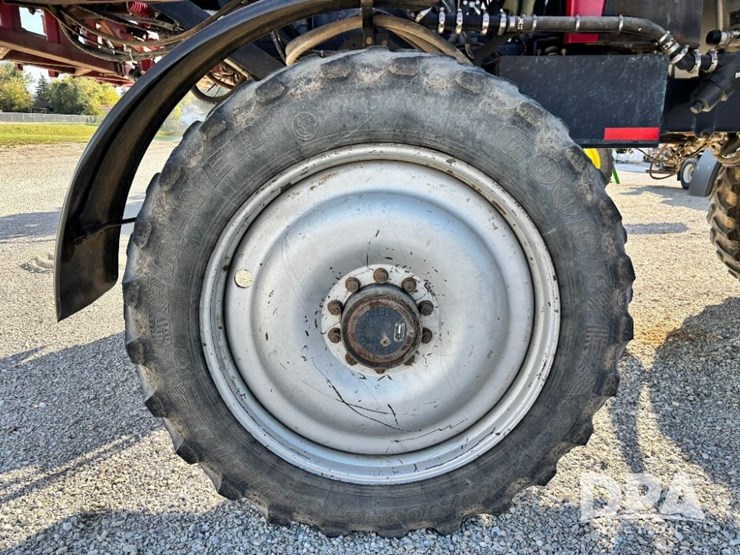 2015-case-ih-patriot-4440-image-58