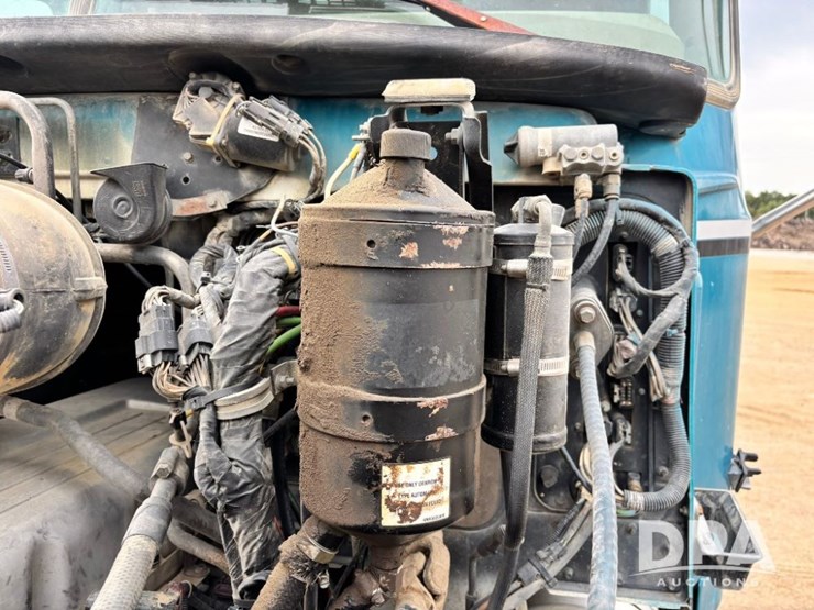 mack-granite-gu713-image-104