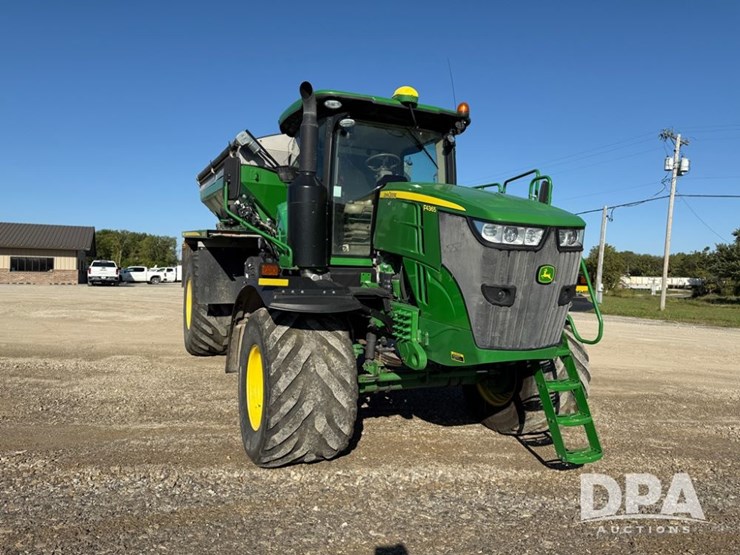 2021-john-deere-f4365-image-38