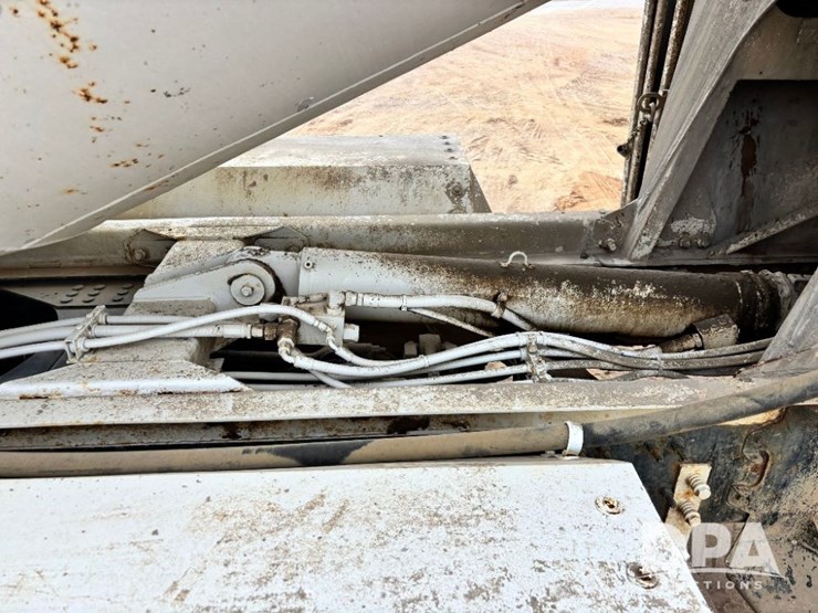 mack-granite-gu713-image-56