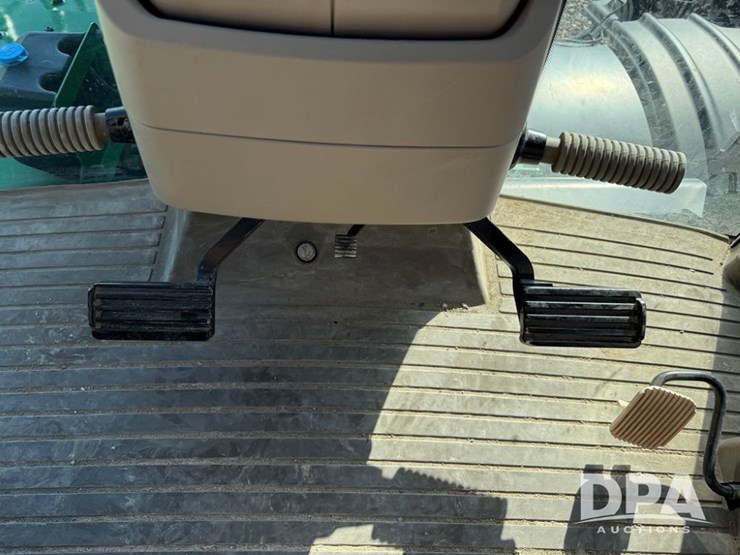 2021-john-deere-f4365-image-117