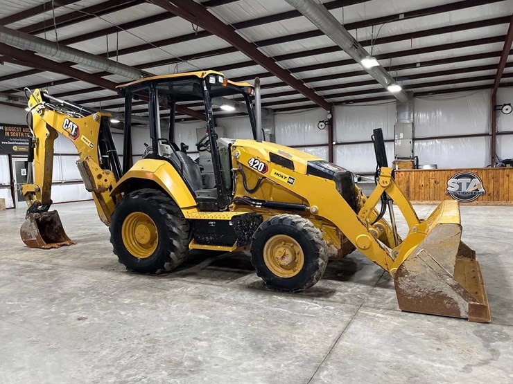 2022-caterpillar-420-image-1