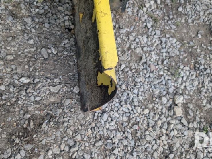 john-deere-x585-image-3