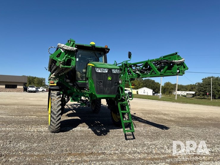 2021-john-deere-r4044-image-42