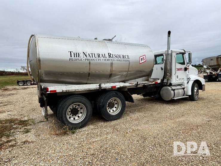 2007-ihc-9200i-liquid-nurse-truck-(gp11642,-unit-505)-image-9