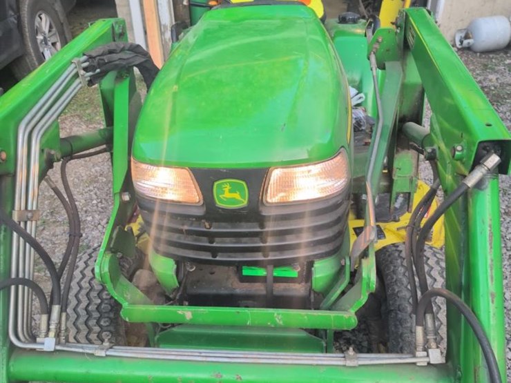 john-deere-x585-image-3