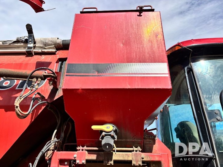 2014-case-ih-titan-4530-image-50