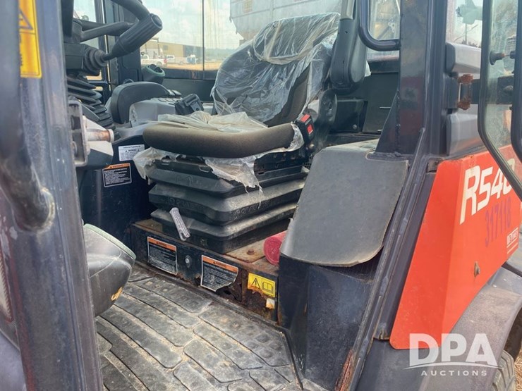 2021-kubota-r540-image-10