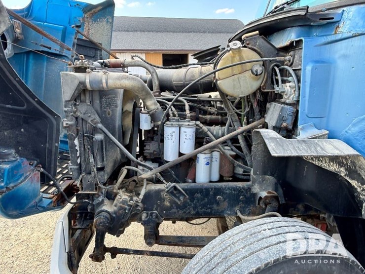 2000-mack-ch613-image-30