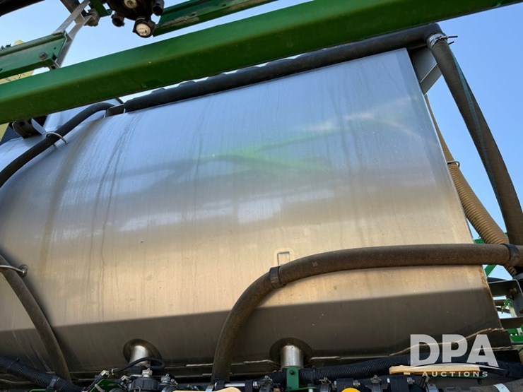 2021-john-deere-r4044-image-114