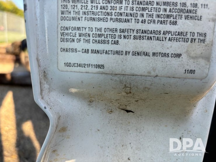 2001-gmc-3500-image-40