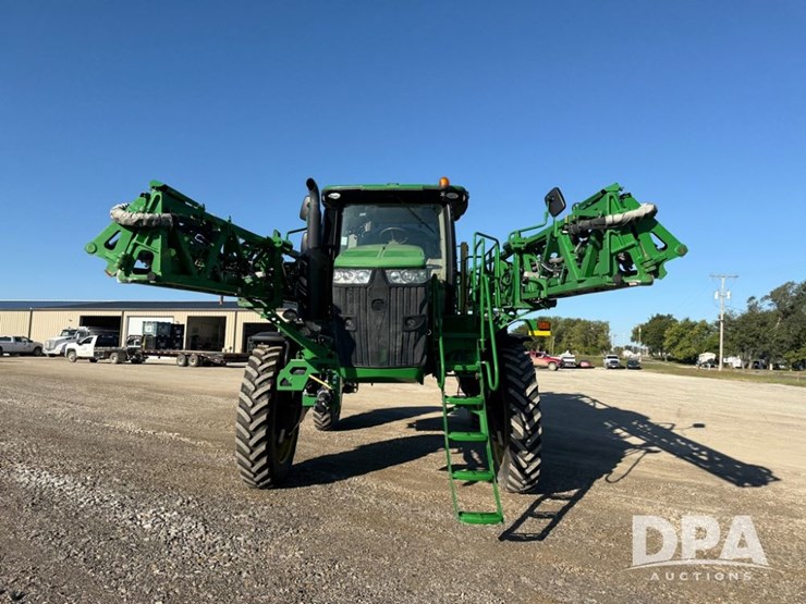 2021-john-deere-r4044-image-33