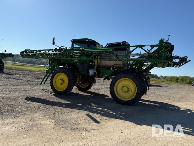 2022-john-deere-412r-image-27