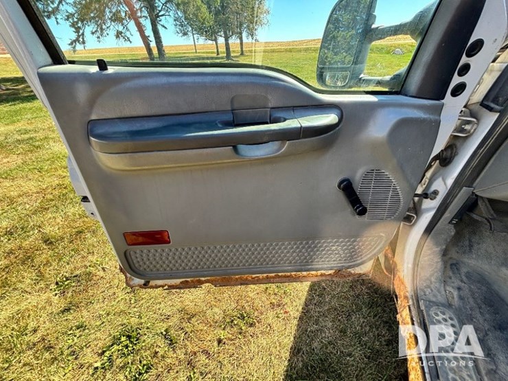 2003-ford-f450-xl-image-49