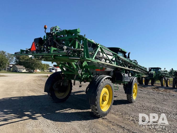 2021-john-deere-r4044-image-15