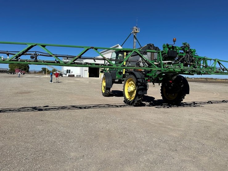 2015-john-deere-r4045-image-18
