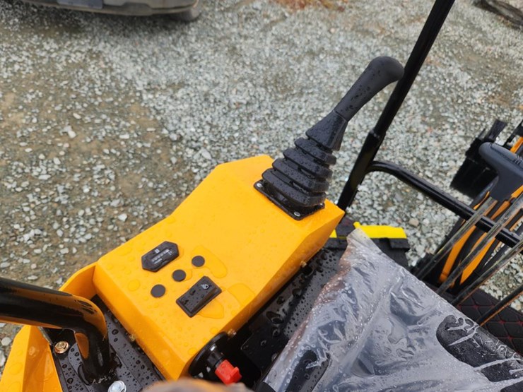 #6450-•-unused-future-ft15j-mini-excavator-image-17