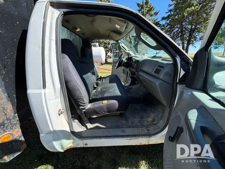 2003-ford-f450-xl-image-51