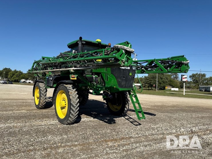 2021-john-deere-r4044-image-44