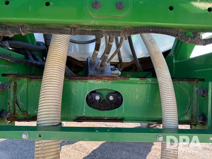 2021-john-deere-r4044-image-92