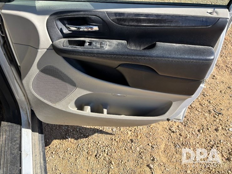 2014-dodge-ram-van-image-54