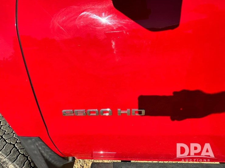 2016-chevrolet-2500-image-25